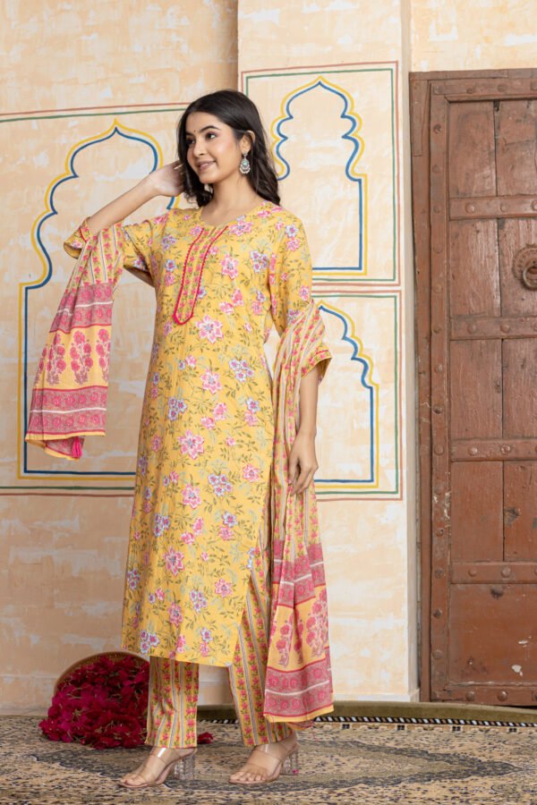 Women Cotton Blend Kurti Pant Attached Dupatta Set
