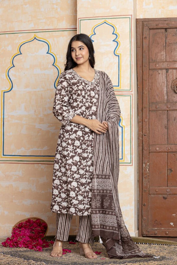 Print Embroidered Cotton Kurta Pant Dupatta Set