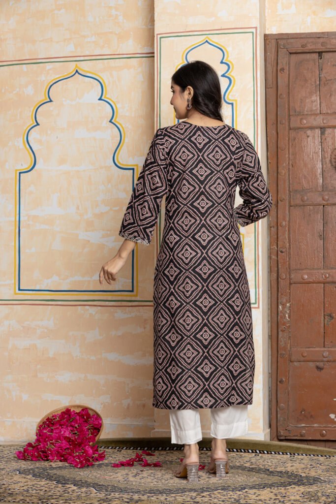 Geometric Embroidered Cotton Kurta Pant Dupatta Set