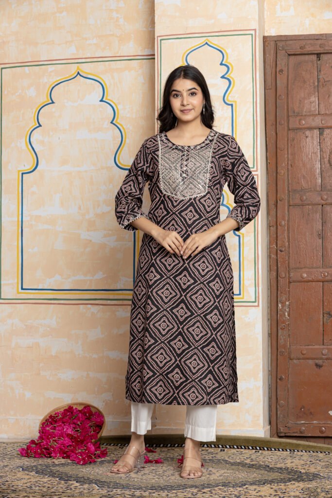 Geometric Embroidered Cotton Kurta Pant Dupatta Set