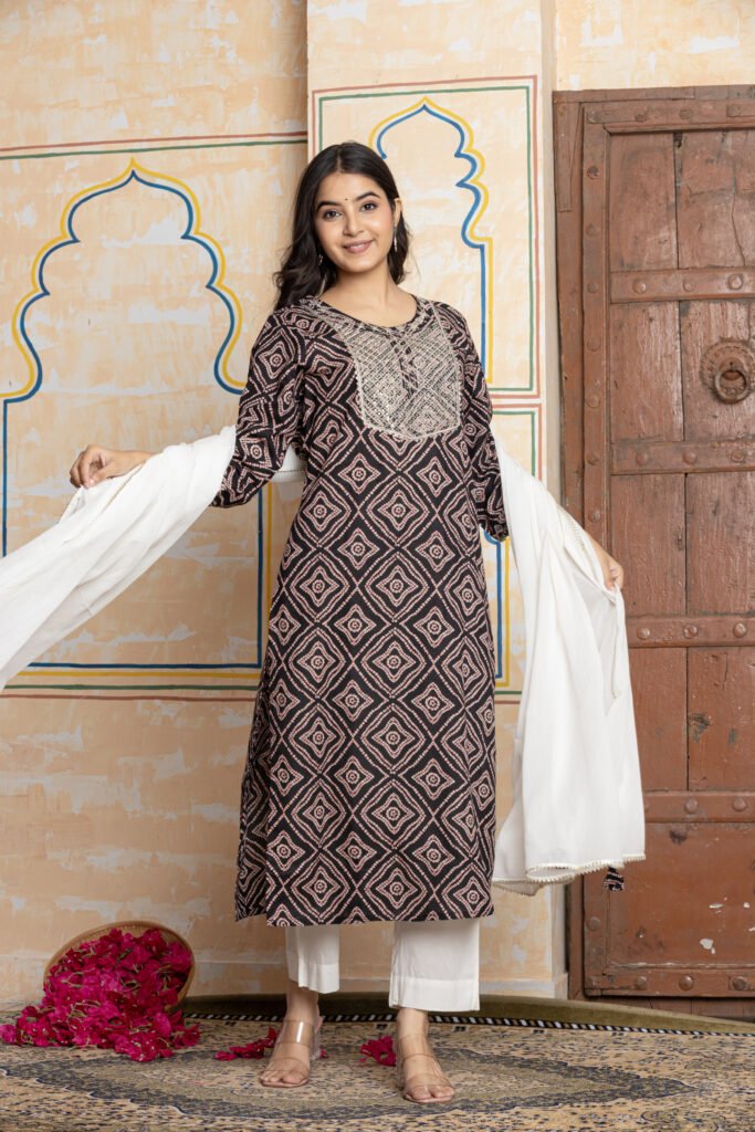 Geometric Embroidered Cotton Kurta Pant Dupatta Set