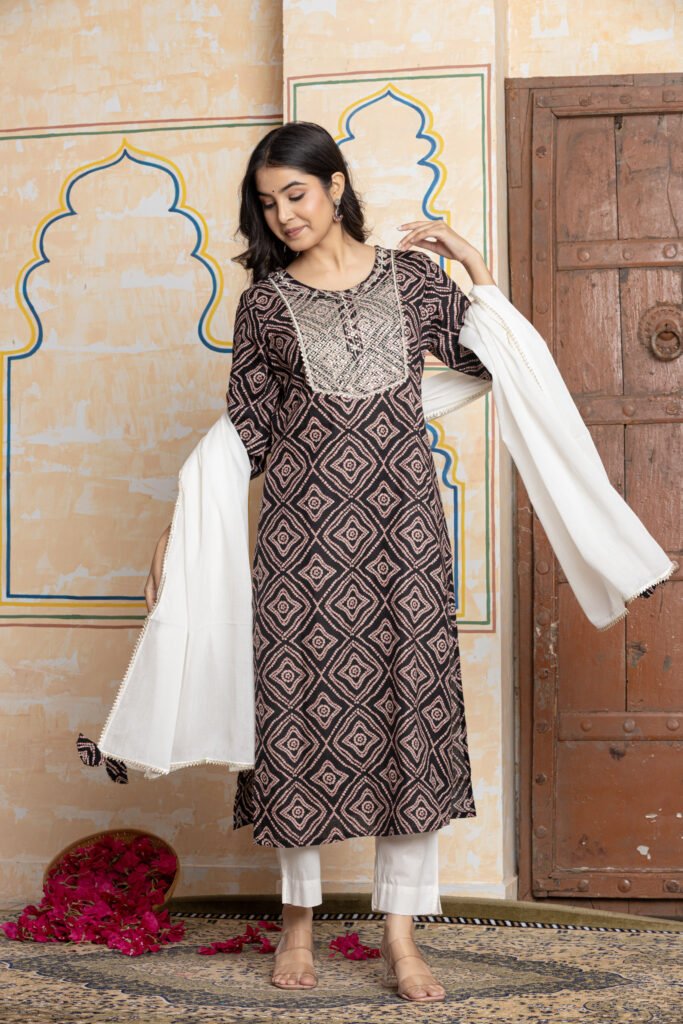 Geometric Embroidered Cotton Kurta Pant Dupatta Set