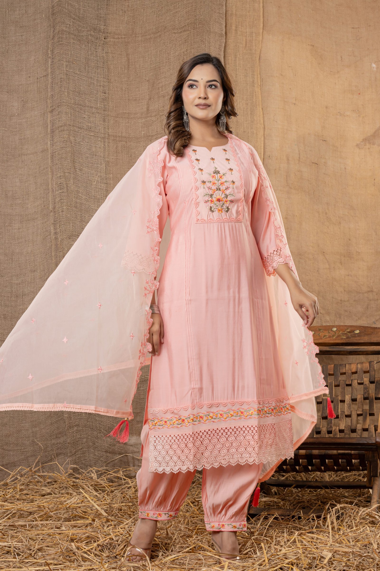 Women's Baby Pink Embroidered Kurta Set With Dupatta - Image 8