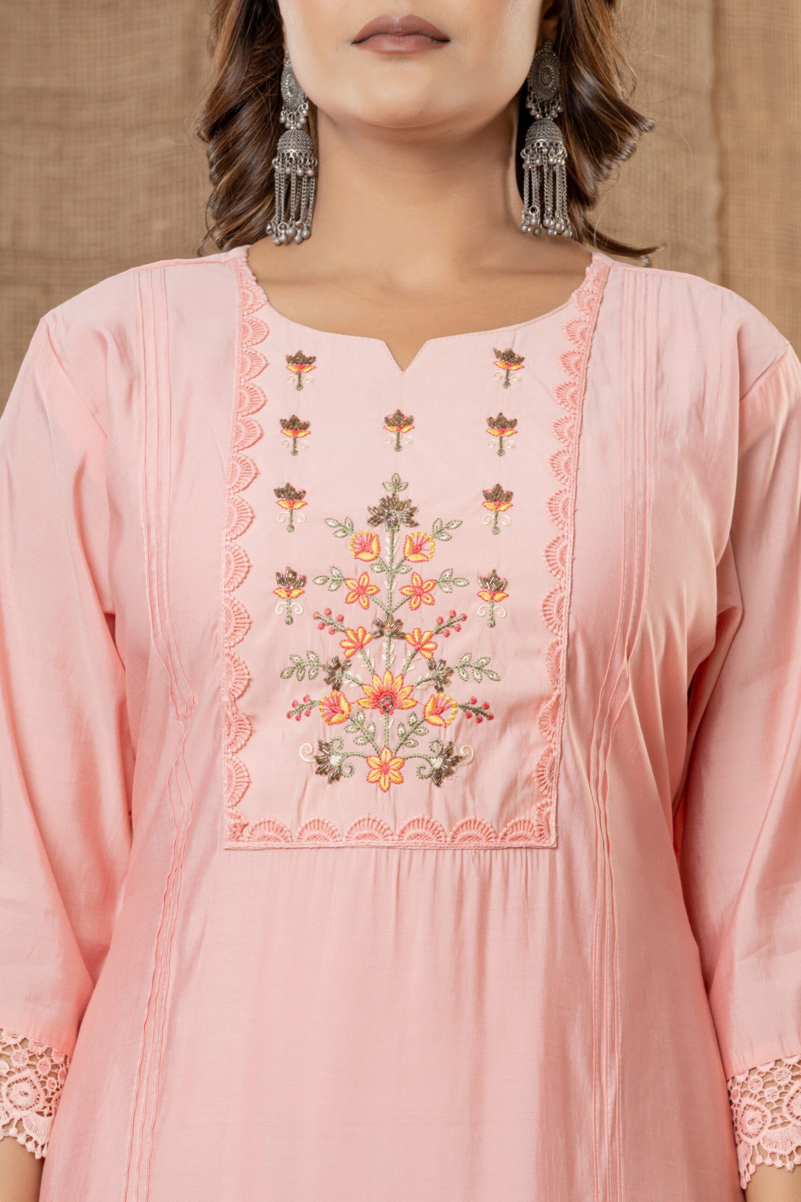 Women's Baby Pink Embroidered Kurta Set With Dupatta - Image 6