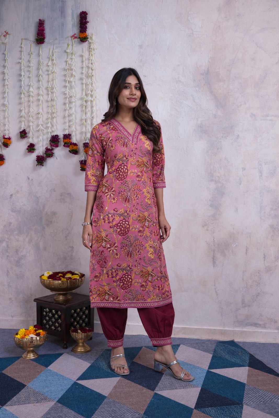 Women's Pink Multicolor Floral Printed Kurta Set with Maroon Salwar