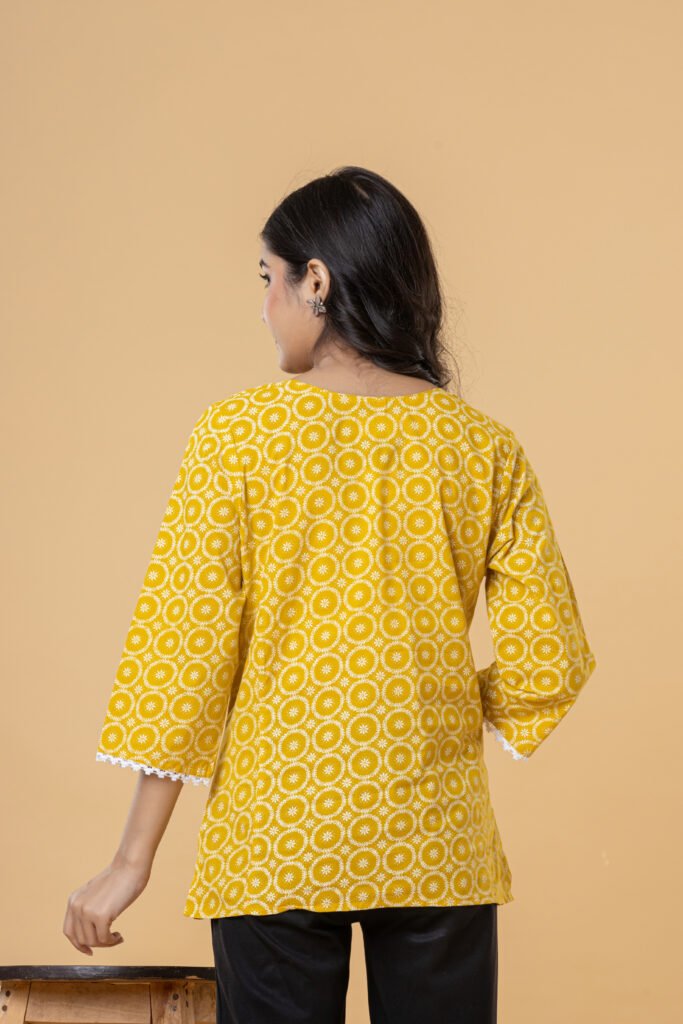 Women's Cotton Yellow Ethnic Printed Straight Kurti