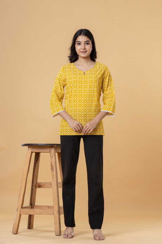 Women's Cotton Yellow Ethnic Printed Straight Kurti