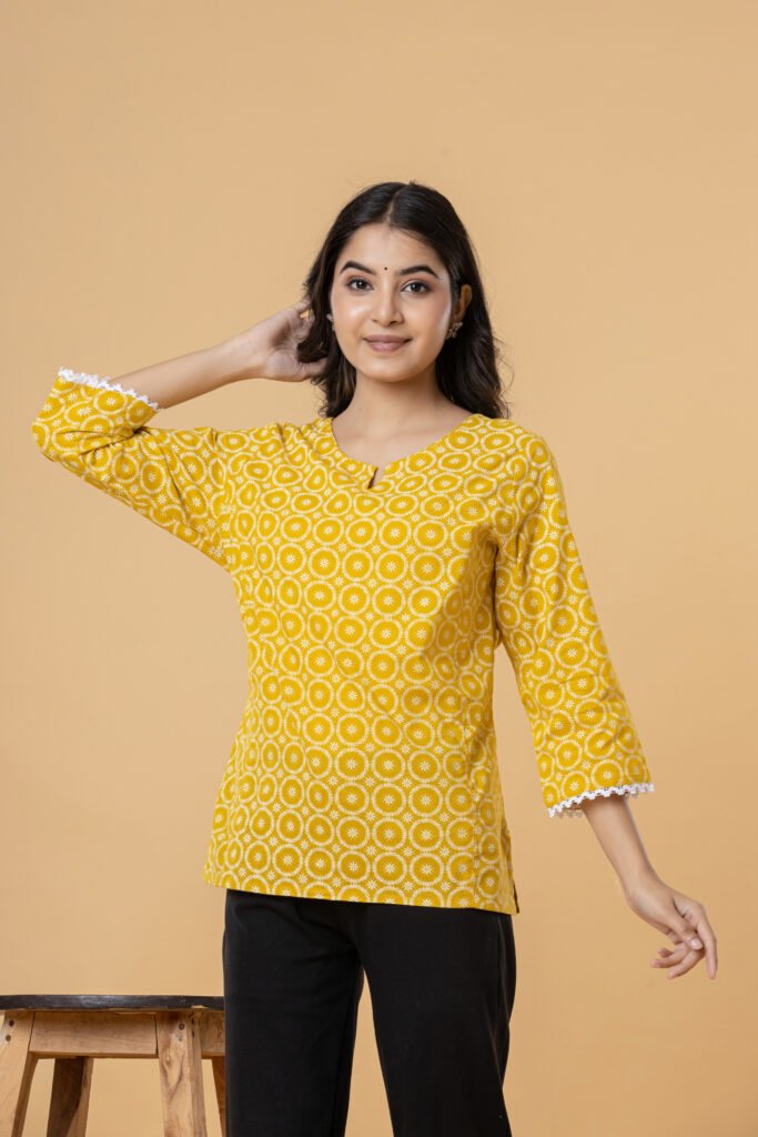 Women's Cotton Yellow Ethnic Printed Straight Kurti